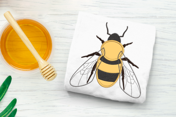 A Craft Fair Seller's Review of the Realistic Bee Applique